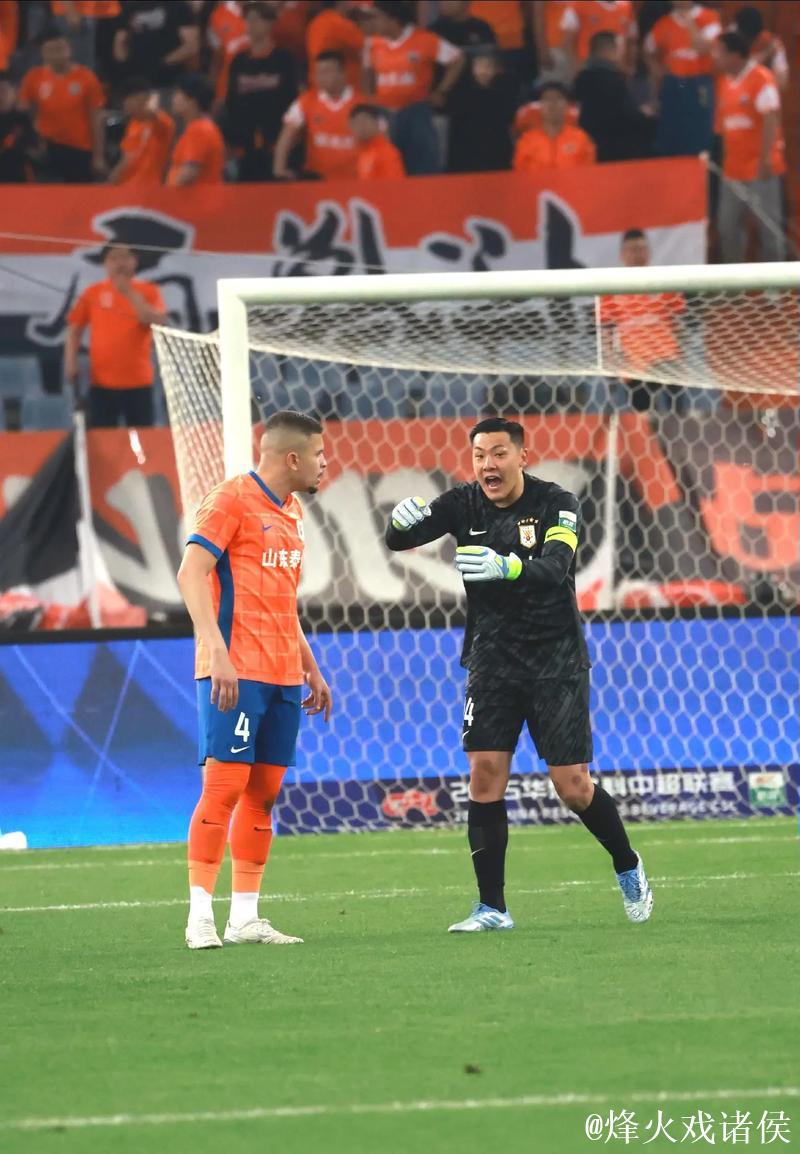 山东泰山队周六对阵浙江 多重悬念等待比赛揭晓 山东泰山队周六对阵浙江 多重悬念等待比赛揭晓